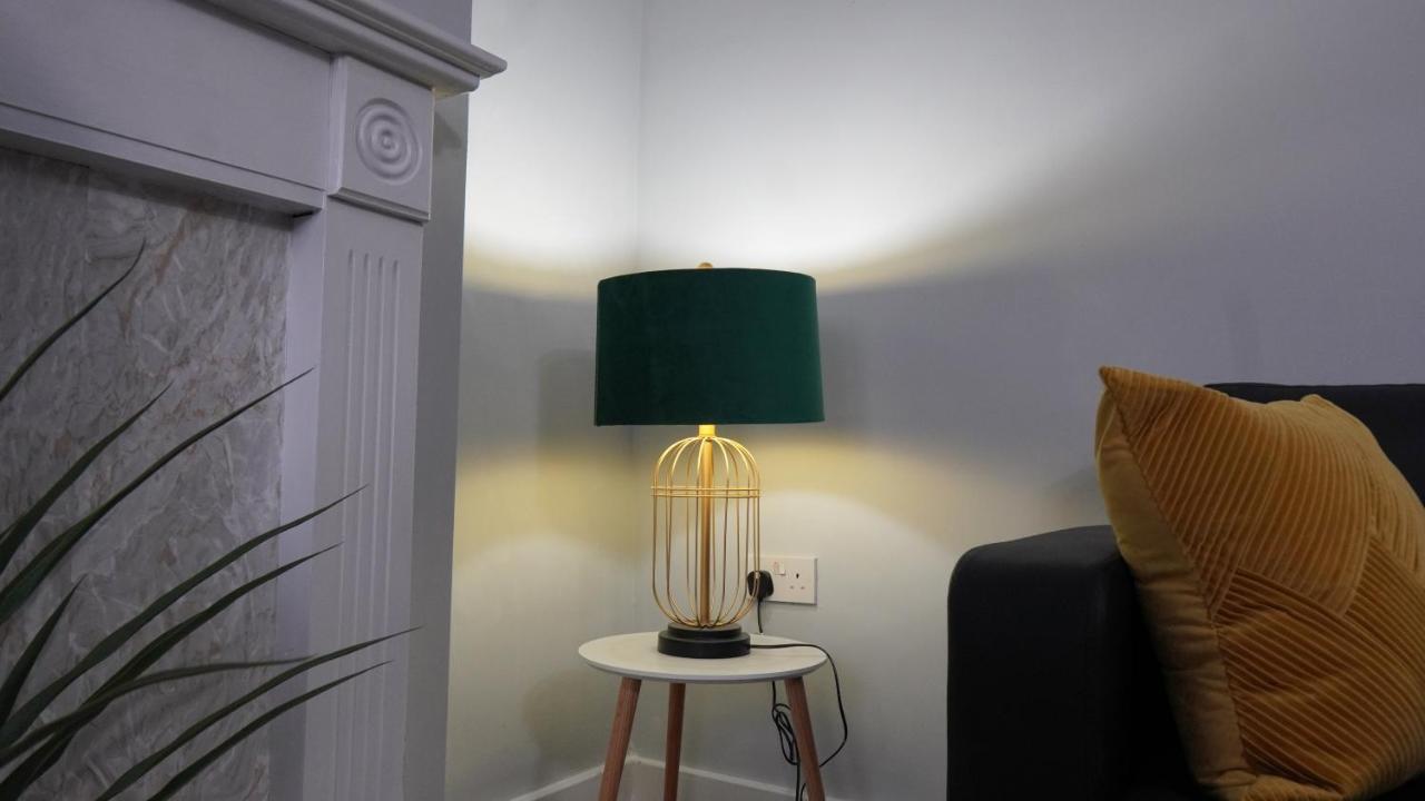 Portobello House - Four Bedroom House Perfect For Contractors - Sleeps 6 - Free Parking Wolverhampton Ngoại thất bức ảnh