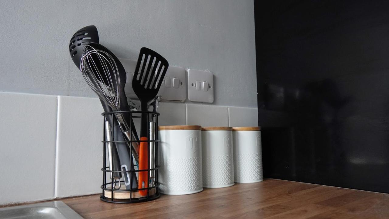 Portobello House - Four Bedroom House Perfect For Contractors - Sleeps 6 - Free Parking Wolverhampton Ngoại thất bức ảnh