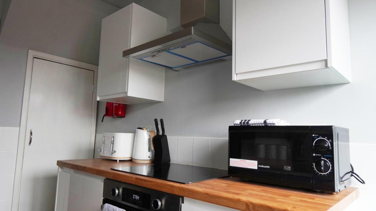 Portobello House - Four Bedroom House Perfect For Contractors - Sleeps 6 - Free Parking Wolverhampton Ngoại thất bức ảnh
