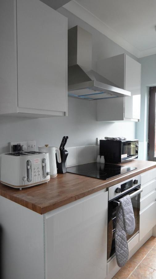 Portobello House - Four Bedroom House Perfect For Contractors - Sleeps 6 - Free Parking Wolverhampton Ngoại thất bức ảnh